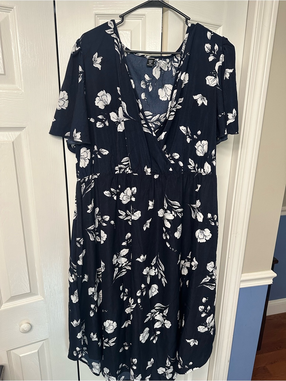 SHEIN Navy & White Floral Midi Dress